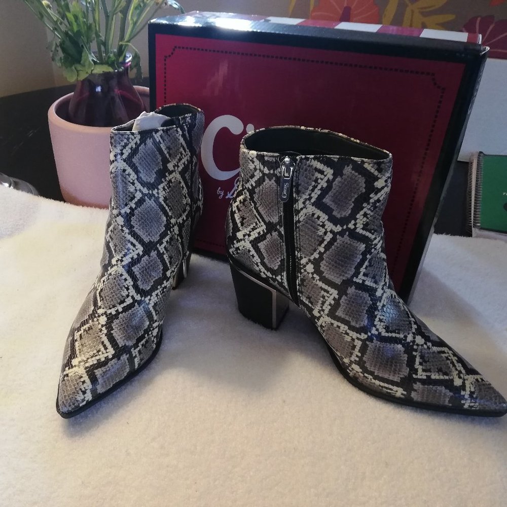 Ankle boots